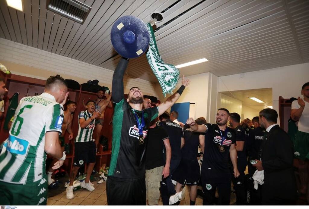 Τελικός Κυπέλλου Ελλάδας: Απίθανο πάρτι και στα αποδυτήρια του Παναθηναϊκού με την κούπα (vid)