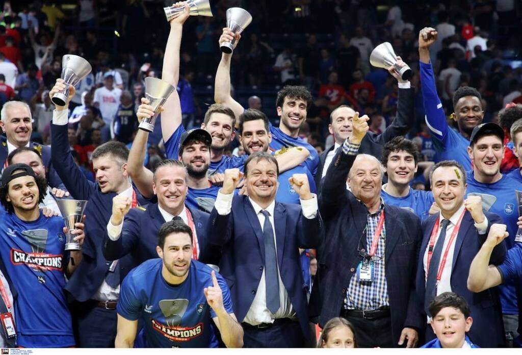 Αναντολού Εφές: Στον ουρανό της «Stark Arena» το τρόπαιο της Euroleague - Η στιγμή της απονομής