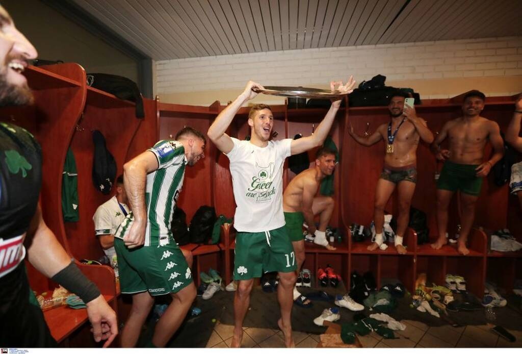 Τελικός Κυπέλλου Ελλάδας: Απίθανο πάρτι και στα αποδυτήρια του Παναθηναϊκού με την κούπα (vid)