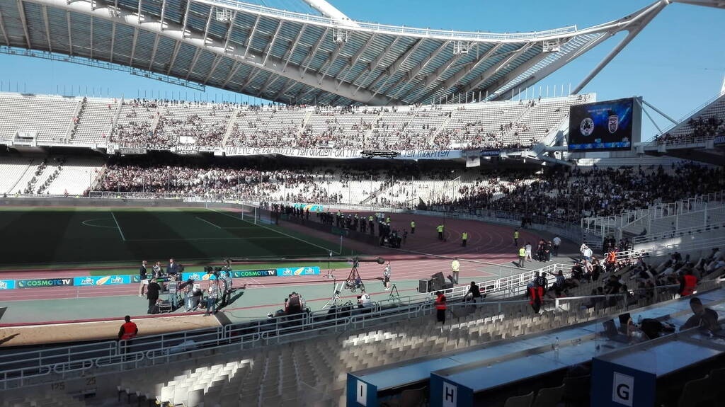 Τελικός Κυπέλλου Παναθηναϊκός-ΠΑΟΚ: Πανό στις εξέδρες, ΜΑΤ στο γήπεδο (photos)