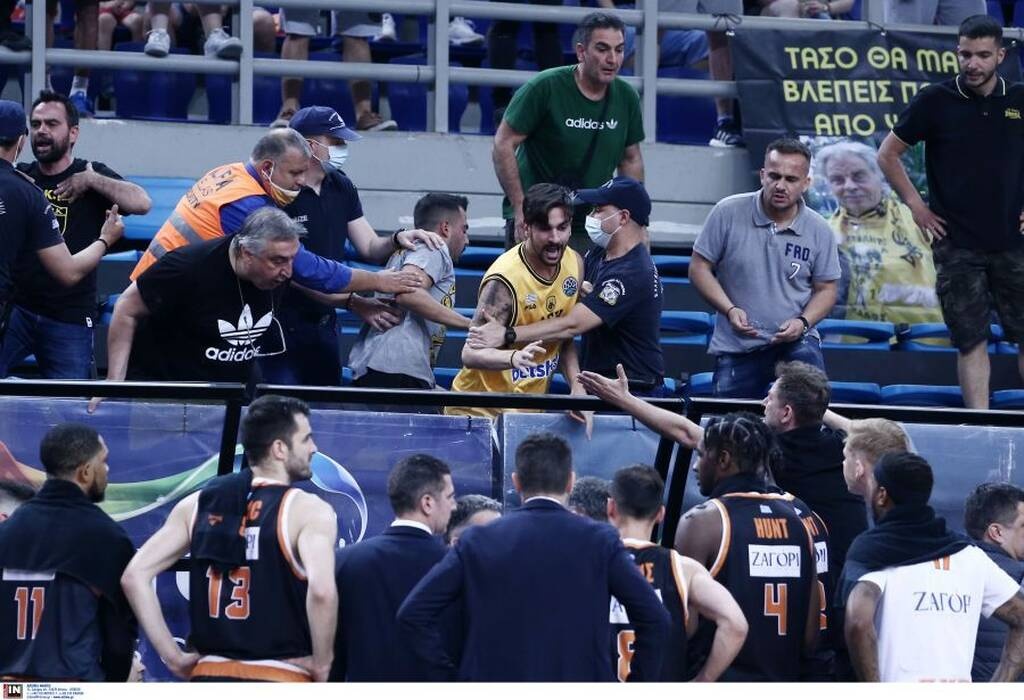 Μεγάλη ένταση στο ΑΕΚ-Προμηθέας μετά από buzzer beater και έξαλλο πανηγυρισμό του Αγραβάνη
