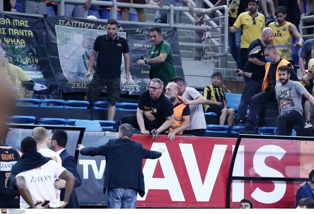 Μεγάλη ένταση στο ΑΕΚ-Προμηθέας μετά από buzzer beater και έξαλλο πανηγυρισμό του Αγραβάνη