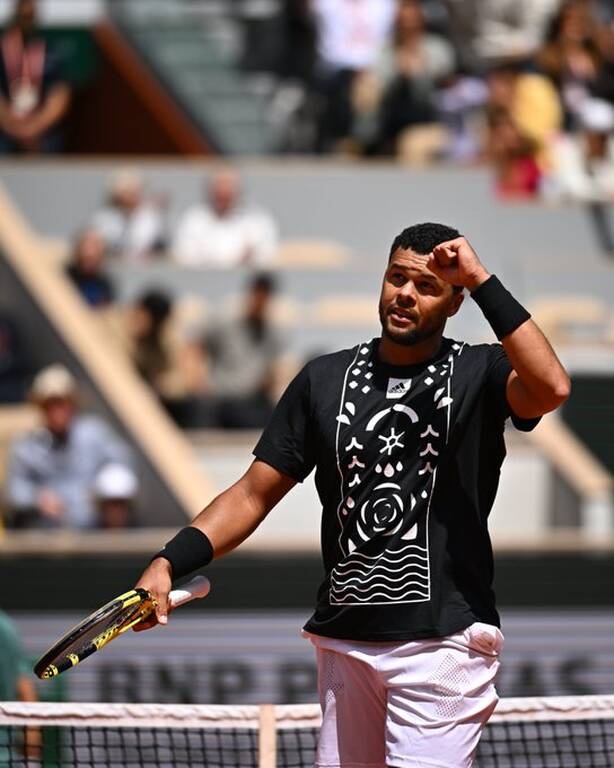 Roland Garros: Γηπεδική εξέδρα στο ηρωικό «αντίο» του Τσονγκά (videos)