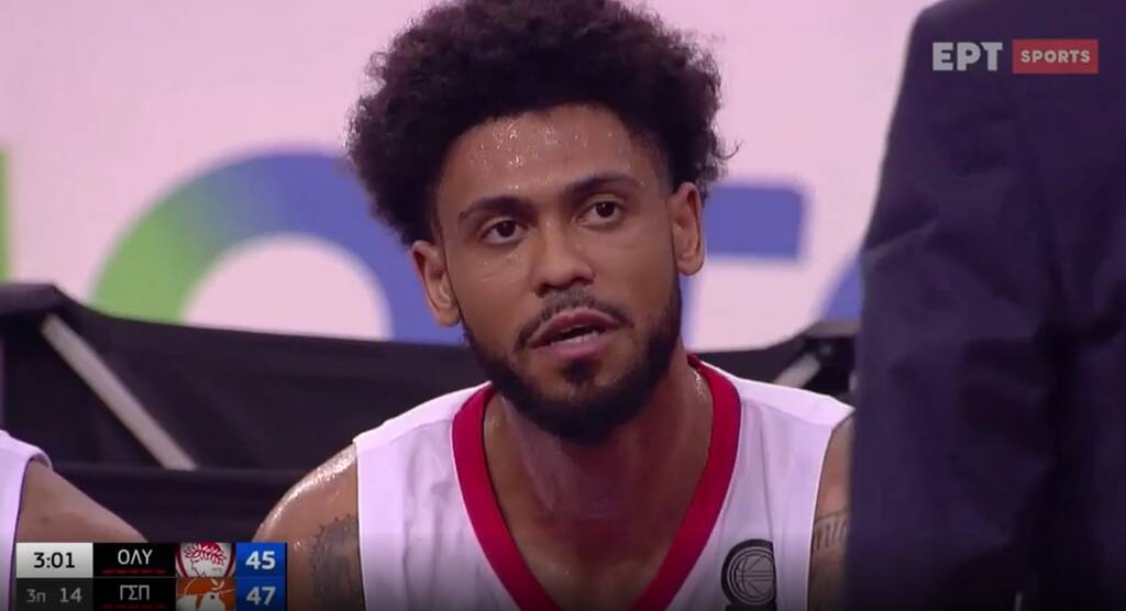 Ολυμπιακός-Περιστέρι: Επεισόδιο Μπαρτζώκα - Ντόρσεϊ - Έντονος διάλογος στον πάγκο (video)