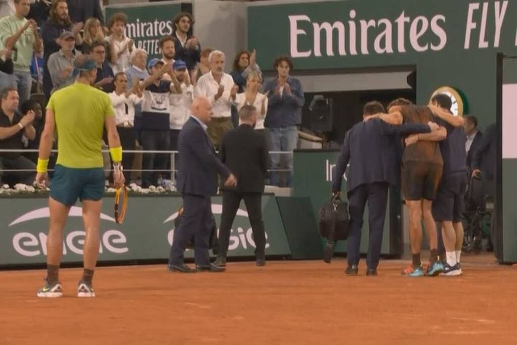 Roland Garros: Σοκ με Ζβέρεφ, αποχώρησε με καροτσάκι - Στον τελικό ο Ναδάλ