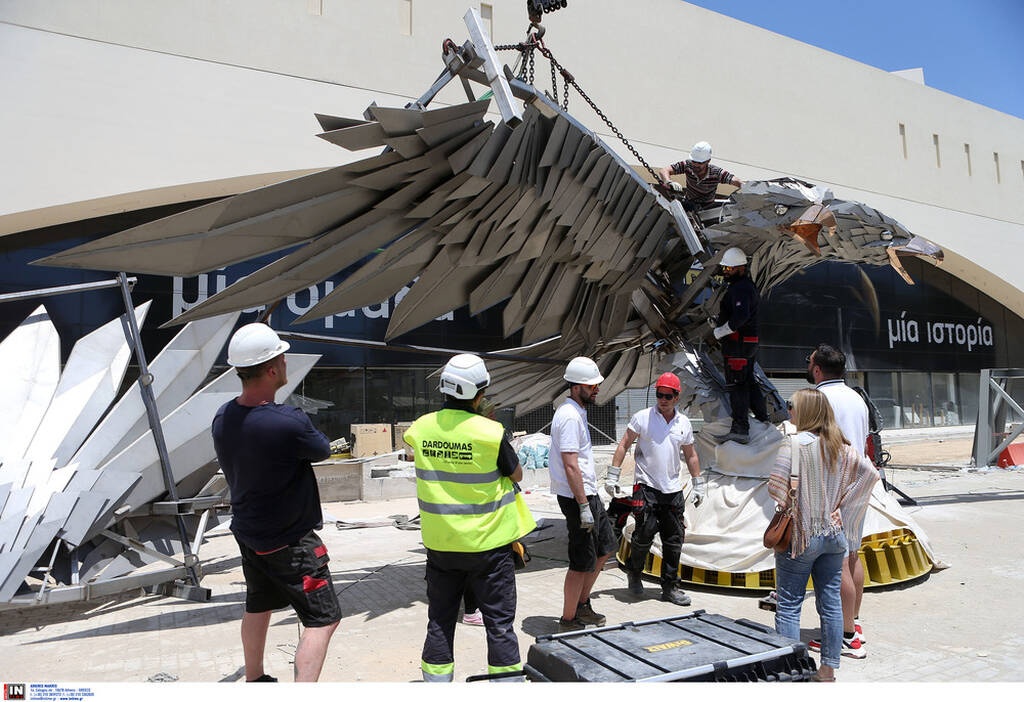ΑΕΚ: Παίρνει μορφή το γλυπτό – Συνεχίζεται η συναρμολόγηση του δικέφαλου αετού (photos)