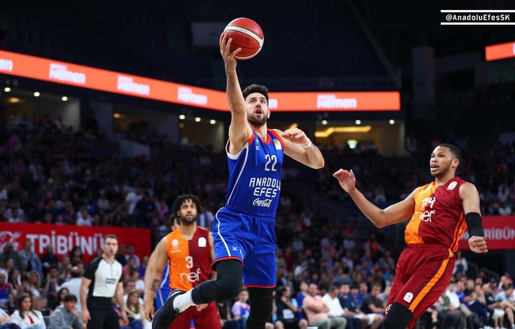 Αναντολού Εφές - Γαλατασαράι 104-77: Κέρδισε εύκολα με Λάρκιν, σκέφτεται τον Μίτσιτς!
