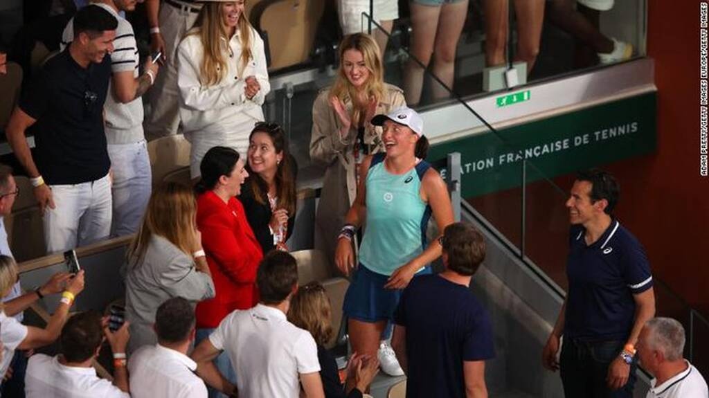 Τελικός Roland Garros: Όλα τα λεφτά η αντίδραση της Ίγκα βλέποντας τον «Λέβα» (video+pic) -Twitter: WTA / Twitter: Roland Garros