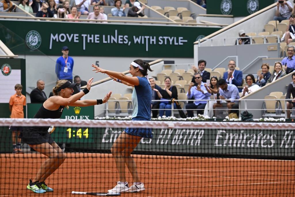 Τελικός Roland Garros: «Βασίλισσες» οι Γκαρσία και Μλαντένοβιτς, λύγισαν τις Γκοφ/Πεγκούλα