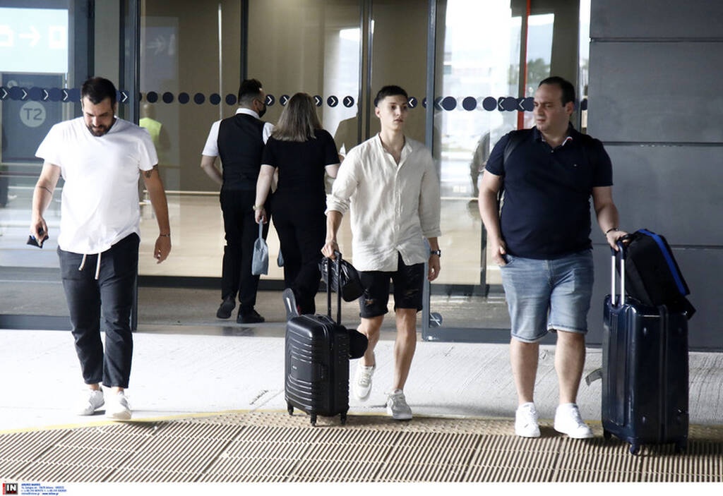 ΠΑΟΚ: Έφτασε στη Θεσσαλονίκη ο Κουαλιάτα - «Πάμε ΠΑΟΚάρα» (photos)