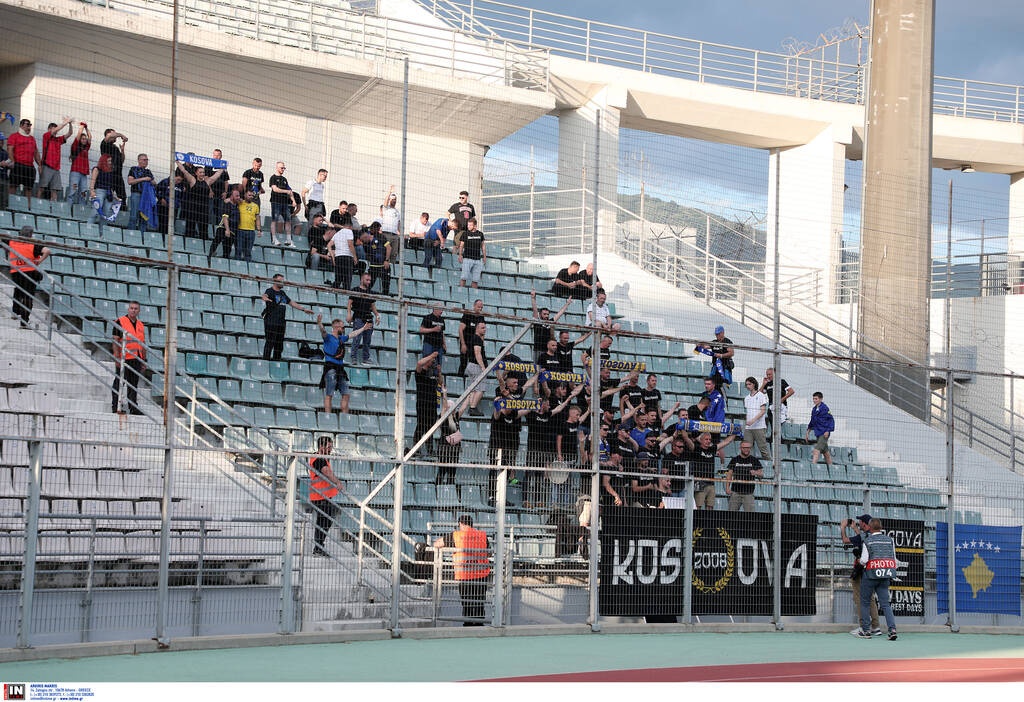 Ελλάδα-Κόσοβο: Κοσοβάροι στις εξέδρες - Συνθήματα και έντονες αποδοκιμασίες