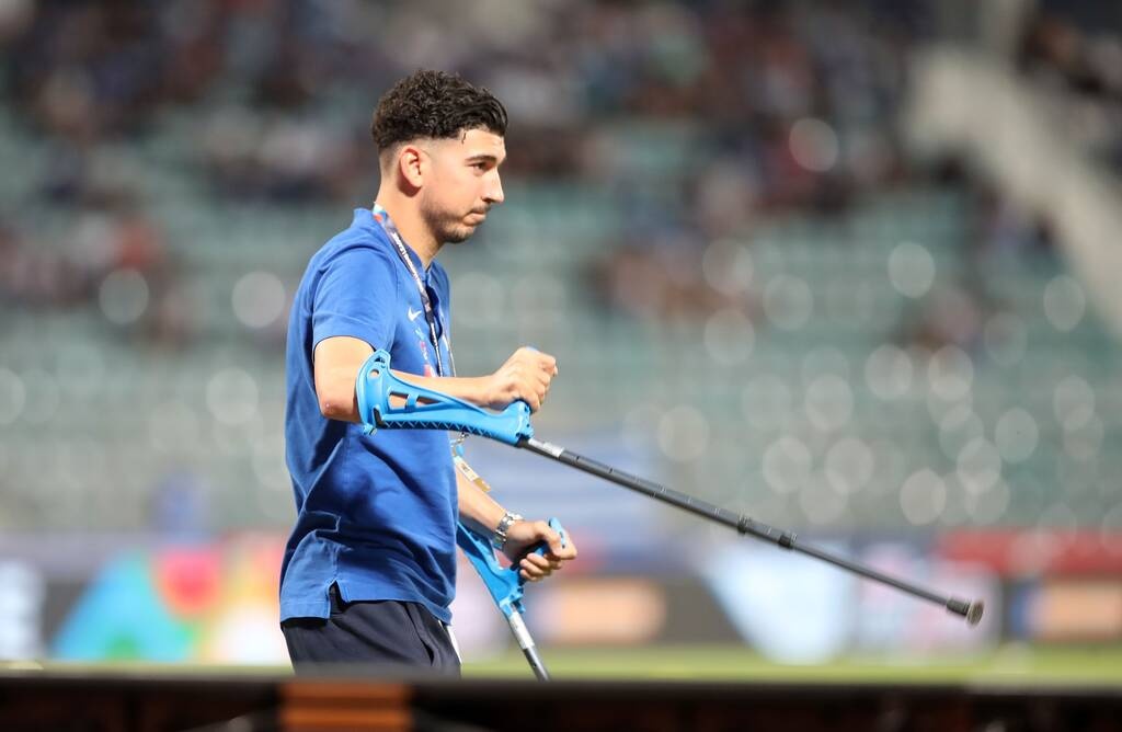 Ελλάδα-Κόσοβο: Στο γήπεδο με πατερίτσες ο Λημνιός (Photos)