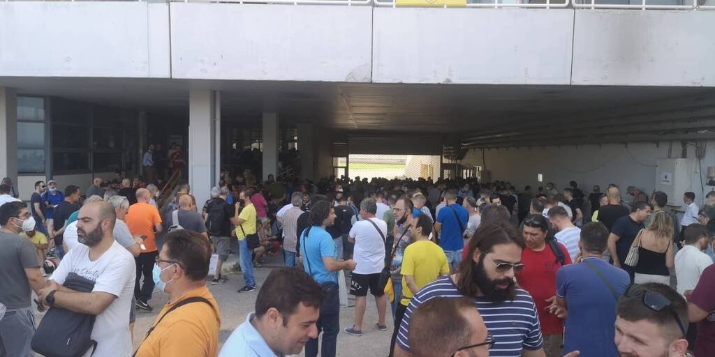 ΑΕΚ: Η τρέλα των οπαδών στο ΟΑΚΑ για τα διαρκείας της «OPAP Arena» - Αποκλειστικά βίντεο