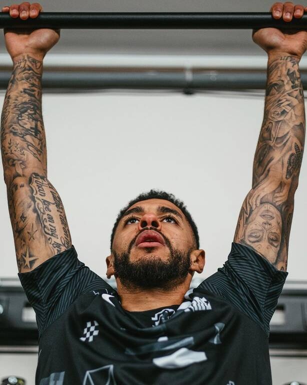 Άρης: Η μάχη του Γκρέι ενάντια στον ρατσισμό και το μότο ζωής που τον ακολουθεί