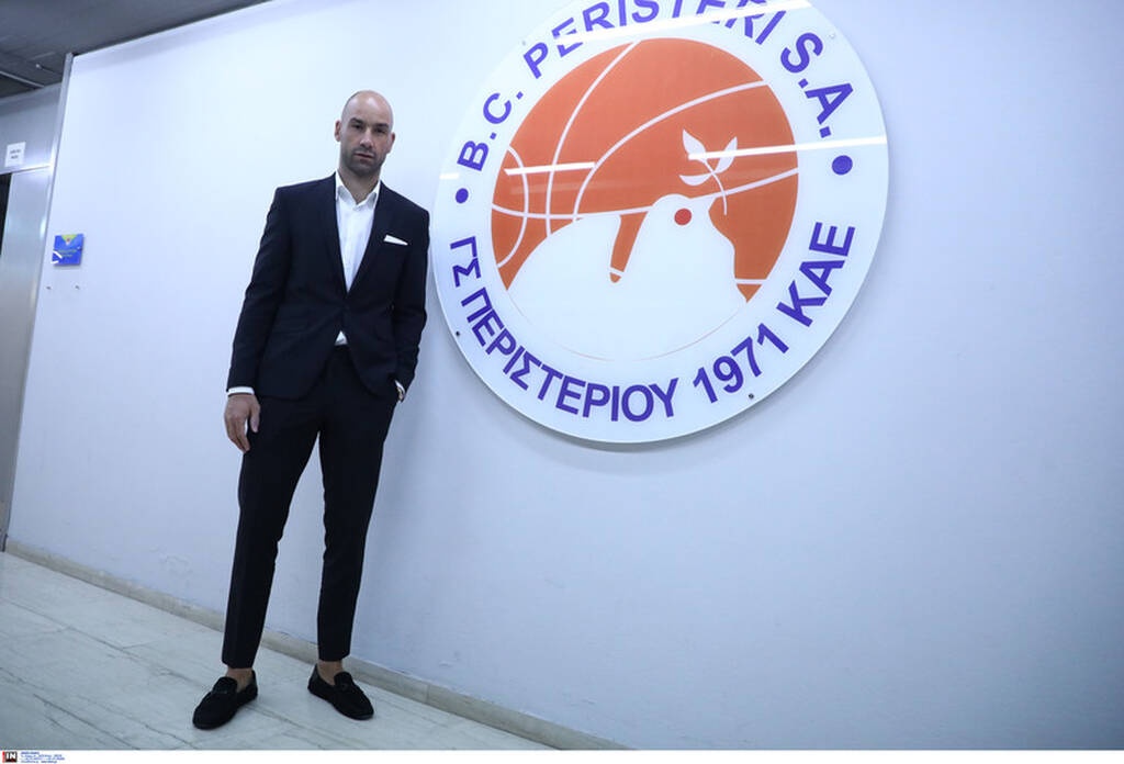 Περιστέρι: Καρέ καρέ η παρουσίαση του Σπανούλη (photos)