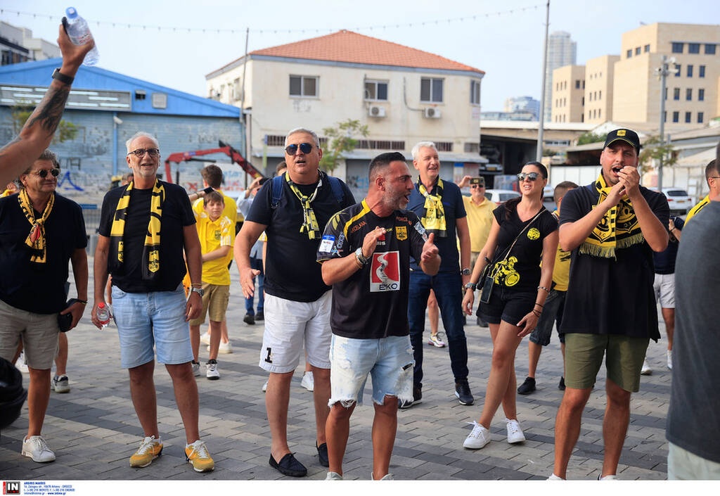 Μακάμπι Τελ Αβίβ-Άρης: Μαζί οι οπαδοί των δύο ομάδων στο Μπλούμφιλντ (photos)