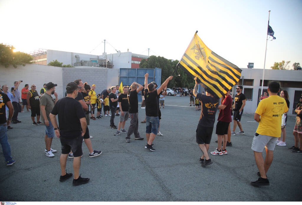 ΑΕΚ: Πανικός στο Μακάρειο για την Ένωση (photos+video)