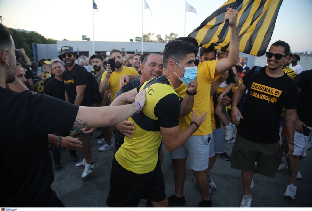 ΑΕΚ: Πανικός στο Μακάρειο για την Ένωση (photos+video)