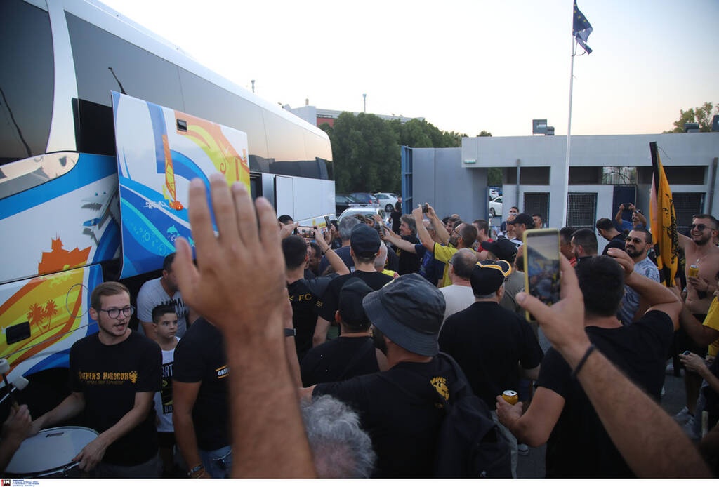 ΑΕΚ: Πανικός στο Μακάρειο για την Ένωση (photos+video)