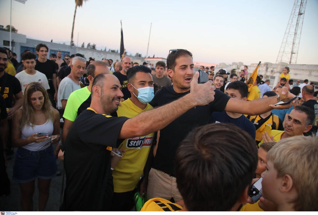 ΑΕΚ: Πανικός στο Μακάρειο για την Ένωση (photos+video)