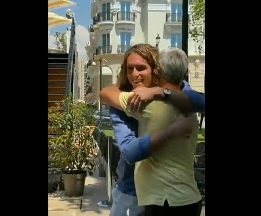 Στέφανος Τσιτσιπάς: Η έκπληξη αξίας 240.000 ευρώ που συγκίνησε τον πατέρα του (video)