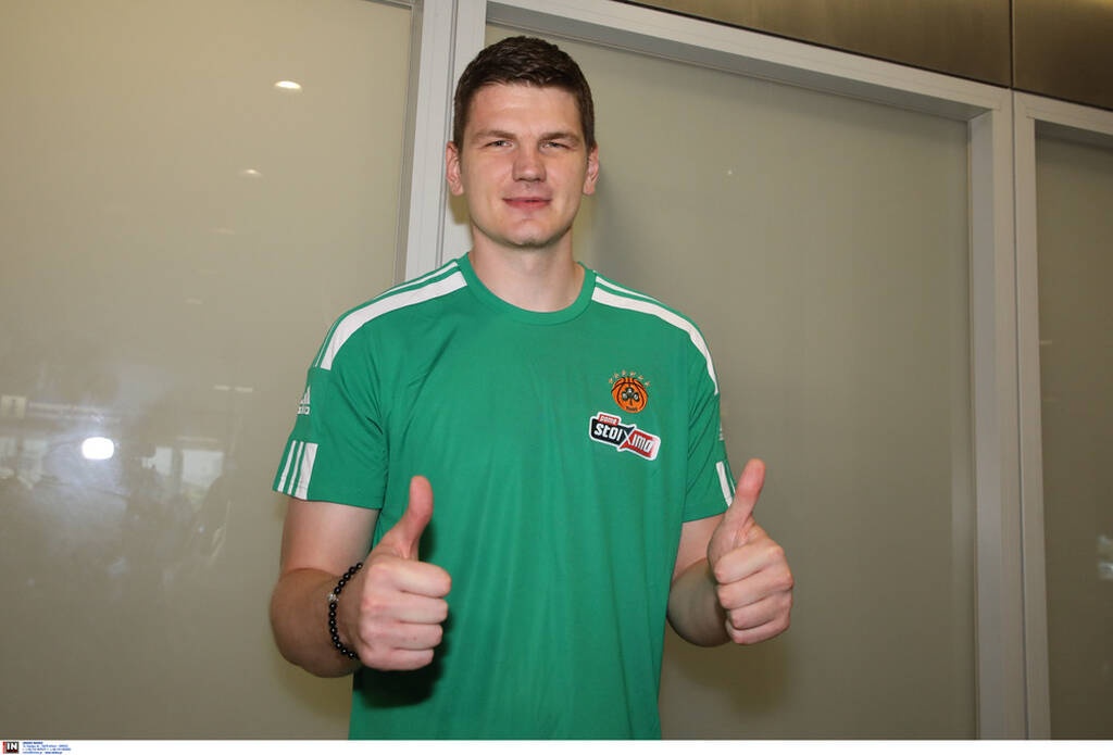 Παναθηναϊκός ΟΠΑΠ: Στην Αθήνα ο Γκουντάιτις με πράσινα παπούτσια (photos)