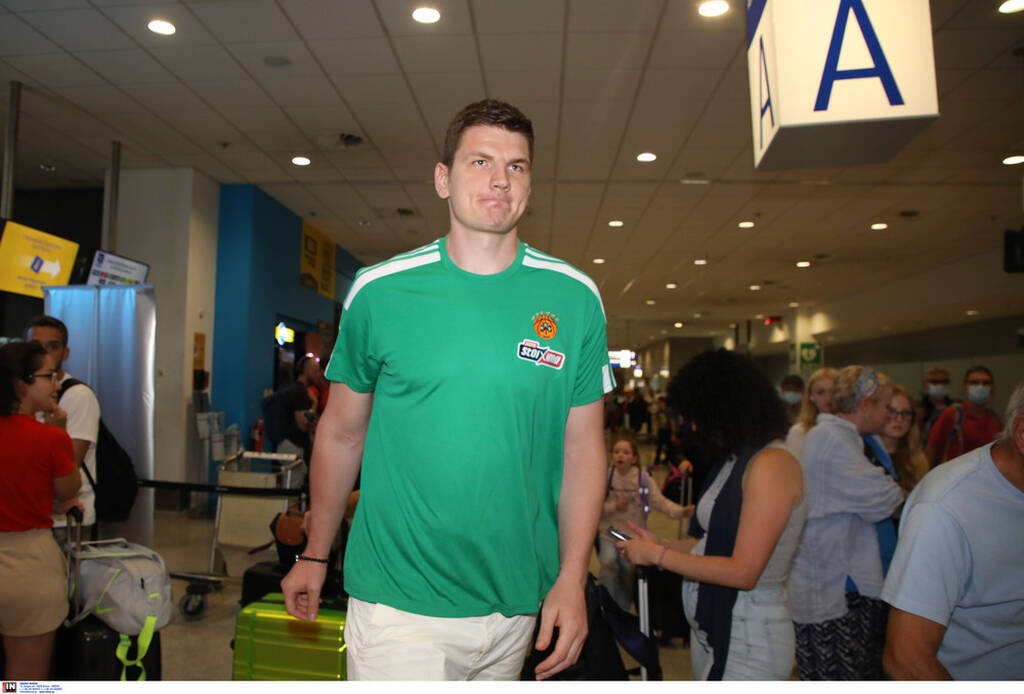 Παναθηναϊκός ΟΠΑΠ: Στην Αθήνα ο Γκουντάιτις με πράσινα παπούτσια (photos)