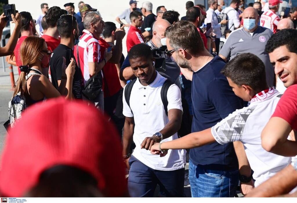 Ολυμπιακός: Αποθεωτική υποδοχή στην Κύπρο ενόψει Απόλλωνα Λεμεσού (video+photos)