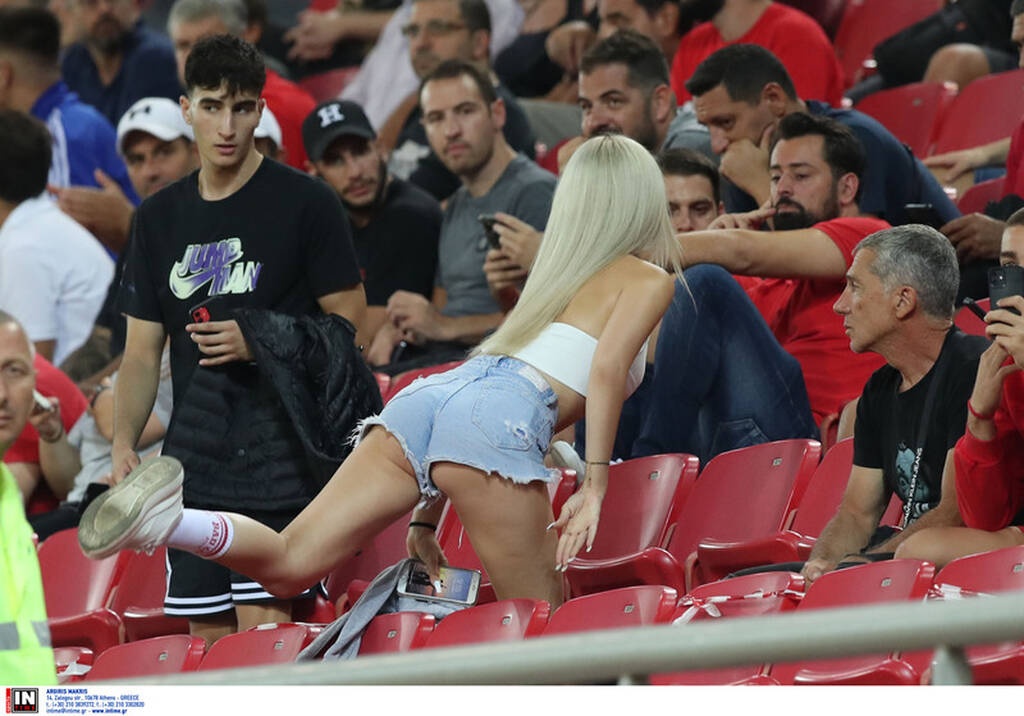 Ολυμπιακός-Απόλλων Λεμεσού: Γκολ από τα αποδυτήρια ο Μασούρας, πήρε φωτιά το «Γ. Καραϊσκάκης» (pics)