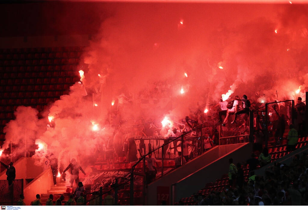 Ολυμπιακός-Απόλλων Λεμεσού: Γκολ από τα αποδυτήρια ο Μασούρας, πήρε φωτιά το «Γ. Καραϊσκάκης» (pics)