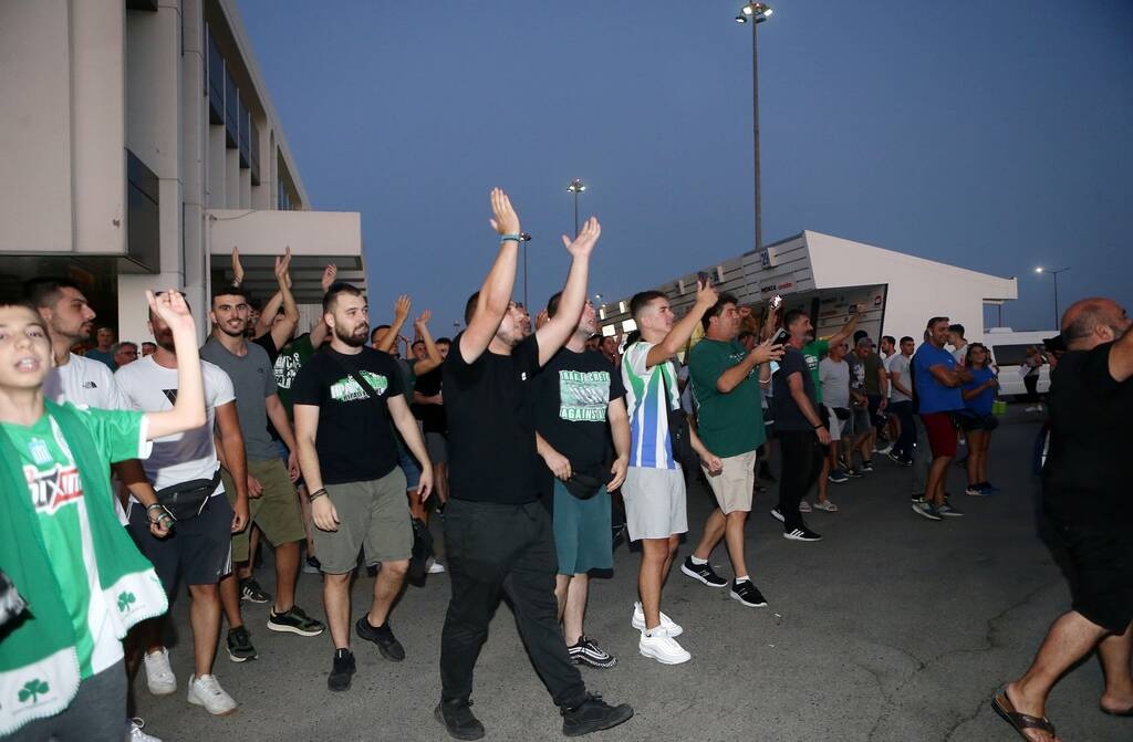 Παναθηναϊκός: Εντυπωσιακή υποδοχή στο Ηράκλειο – «Πρωταθλητή σε θέλουμε»! (Videos+Photos)
