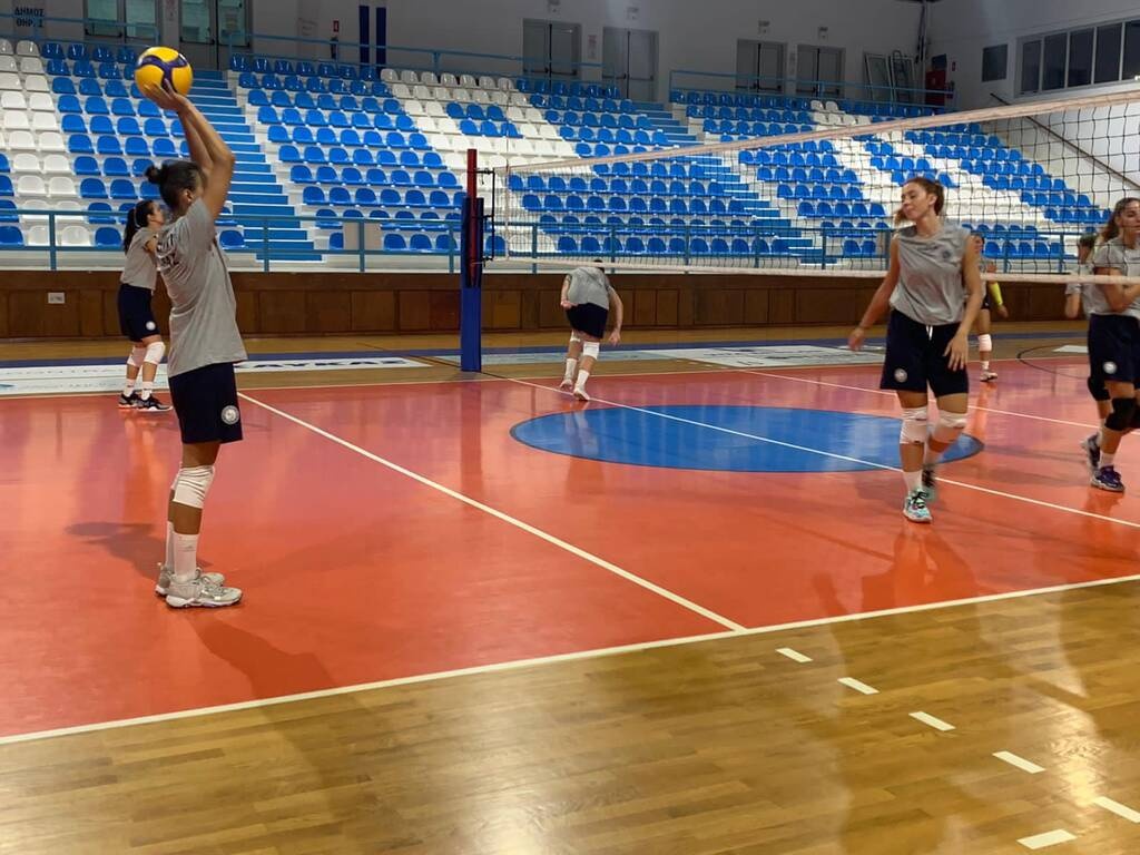 Volley League Γυναικών: Με νέα πρόσωπα και όρεξη για δουλειά η Πρώτη του ΑΟ Θήρας