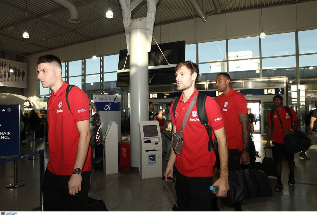 Ολυμπιακός: Αναχώρησε για Κωνσταντινούπολη (photos)