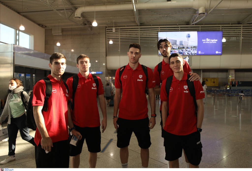 Ολυμπιακός: Αναχώρησε για Κωνσταντινούπολη (photos)