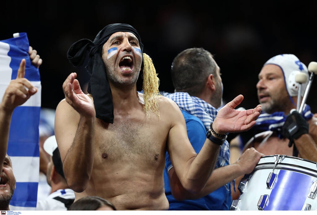 Eurobasket 2022: «Γαλανόλευκο πάρτι» στο Βερολίνο - «Σήκωσε το, το τιμημένο δεν μπορώ να περιμένω»