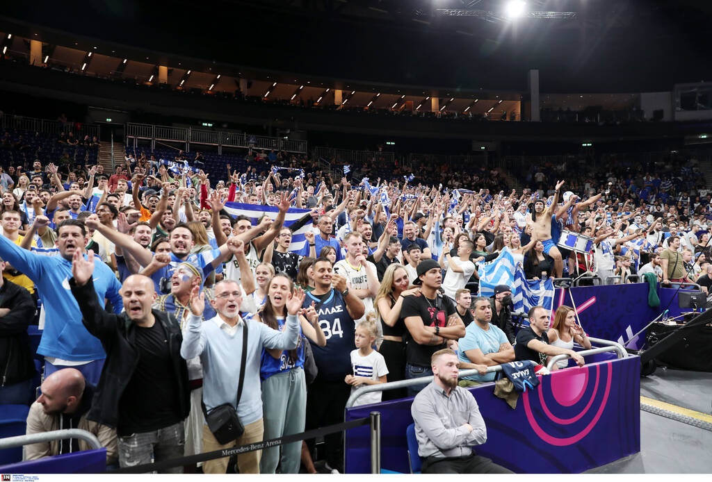 Eurobasket 2022: «Γαλανόλευκο πάρτι» στο Βερολίνο - «Σήκωσε το, το τιμημένο δεν μπορώ να περιμένω»