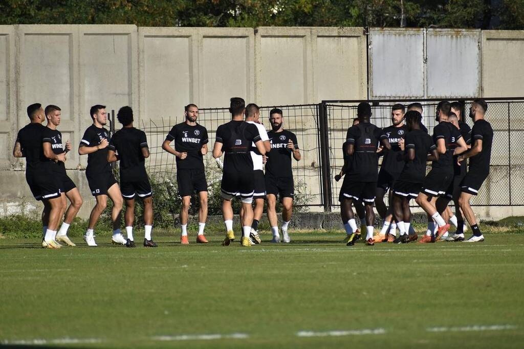 Έκπληξη με Χρήστο Δώνη - Σ’ αυτήν την ομάδα δοκιμάζεται για να συνεχίσει την καριέρα του (photos)