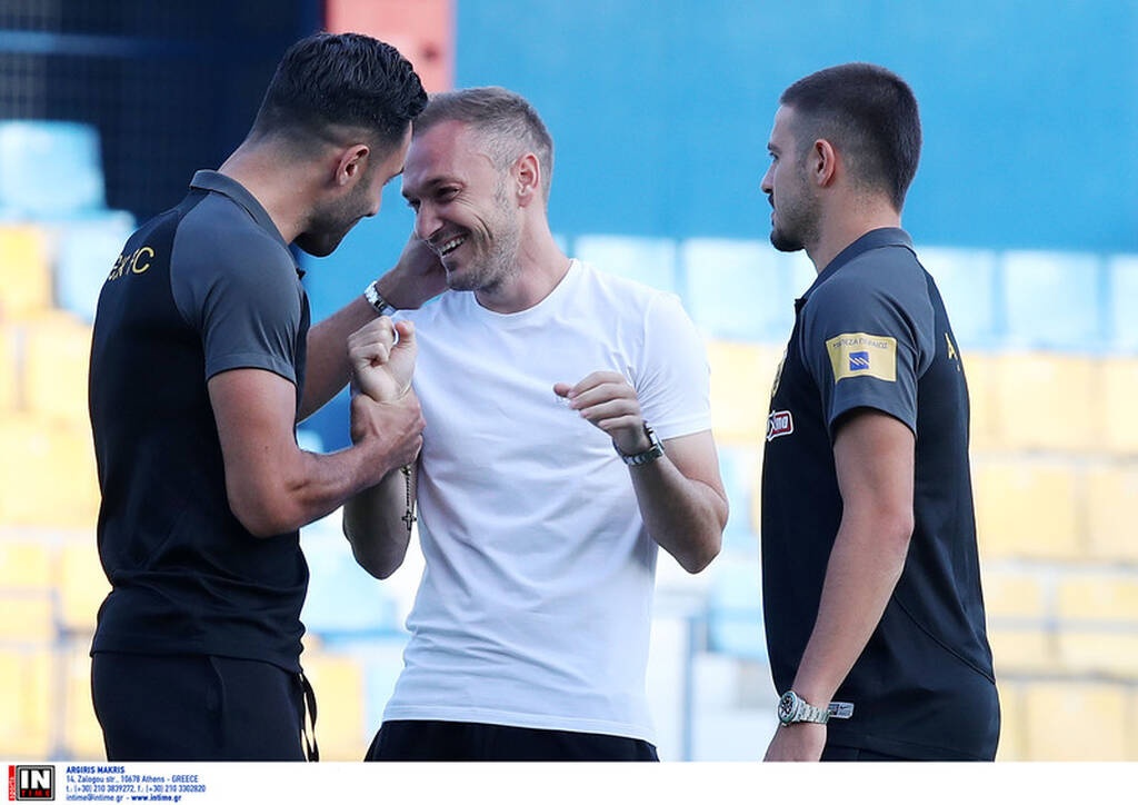 Παναιτωλικός-ΑΕΚ: Πηγαδάκι ο Μπακάκης με πρώην συμπαίκτες του στην Ένωση (photos)