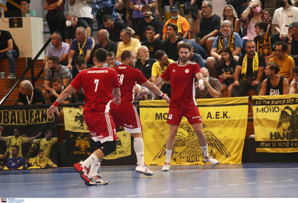 AEK-Ολυμπιακός: Γι' αυτό ξεκίνησε με 20 λεπτά καθυστέρηση το ντέρμπι του χάντμπολ