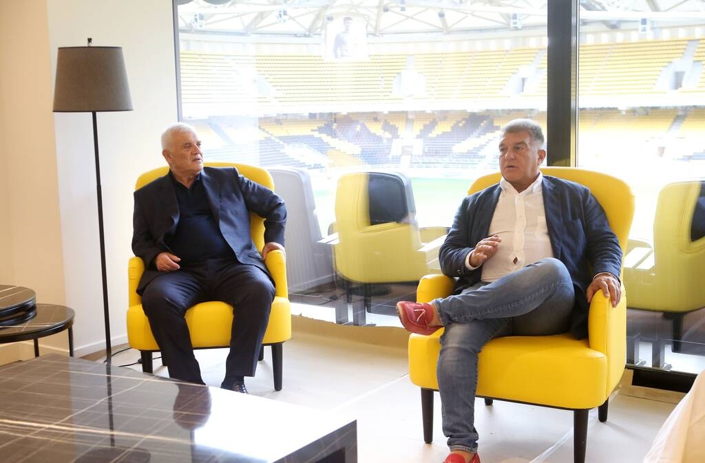 ΑΕΚ: Στην OPAP ARENA ο Λαπόρτα, φιλοξενούμενος του Μελισσανίδη (Photos)