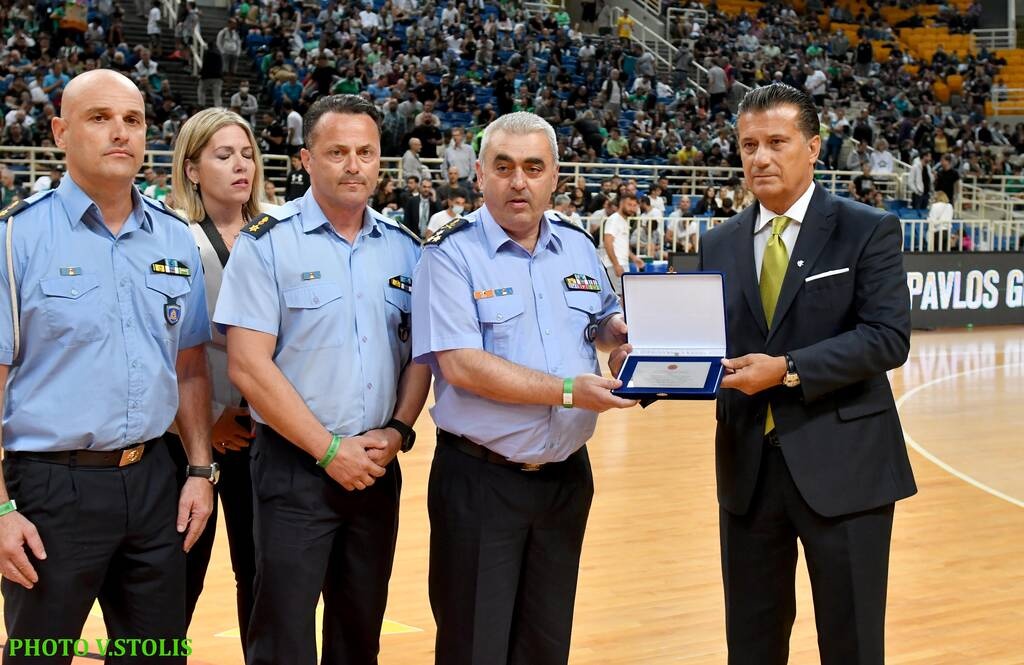 4ο Τουρνουά «Παύλος Γιαννακόπουλος»: Τιμήθηκε το προσωπικό του Πυροσβεστικού Σώματος (Photos)