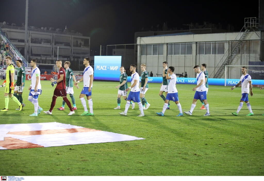 Ελλάδα-Βόρεια Ιρλανδία: Η ανάκρουση του Εθνικού μας Ύμνου - Περίπου 5.000 κόσμος στη Ριζούπολη