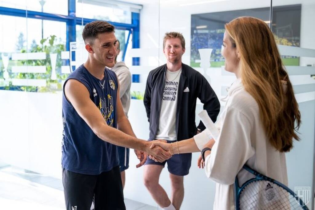 Μαρία Σάκκαρη: Η ιδιαίτερη συνομιλία με τον Μπουφόν στην Πάρμα - Συνάντησε και τον Ζαγαρίτη (pics)