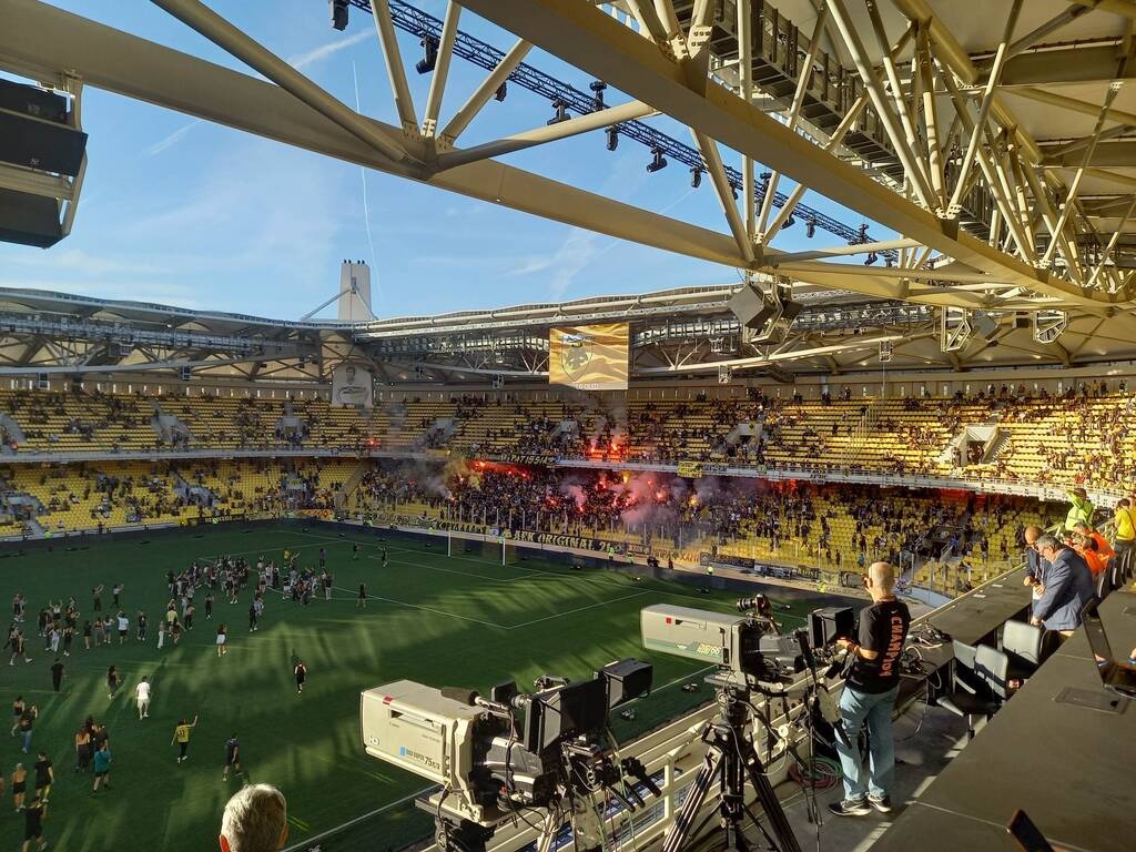 ΑΕΚ: «Παππού γυρίσαμε σπίτι μας» - Το πρώτο πανό που σηκώθηκε στην OPAP Arena (vid+pics)