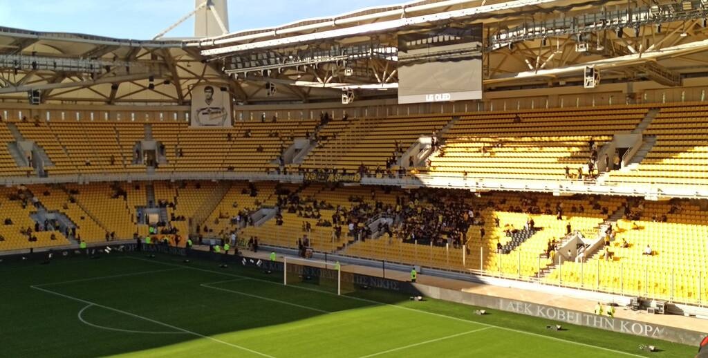 ΑΕΚ: «Παππού γυρίσαμε σπίτι μας» - Το πρώτο πανό που σηκώθηκε στην OPAP Arena (vid+pics)