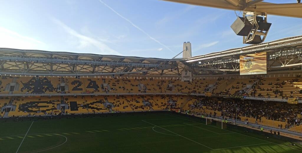 ΑΕΚ: «Παππού γυρίσαμε σπίτι μας» - Το πρώτο πανό που σηκώθηκε στην OPAP Arena (vid+pics)