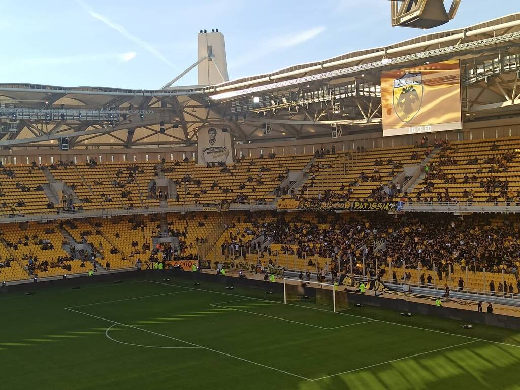 ΑΕΚ: «Παππού γυρίσαμε σπίτι μας» - Το πρώτο πανό που σηκώθηκε στην OPAP Arena (vid+pics)