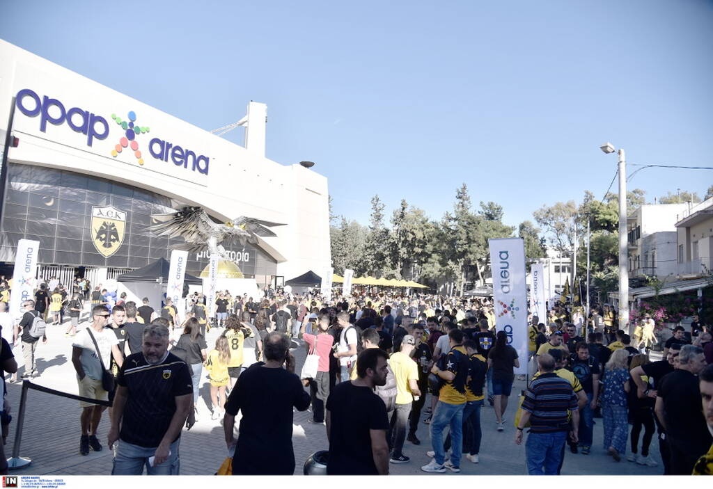 ΑΕΚ: «Παππού γυρίσαμε σπίτι μας» - Το πρώτο πανό που σηκώθηκε στην OPAP Arena (vid+pics)