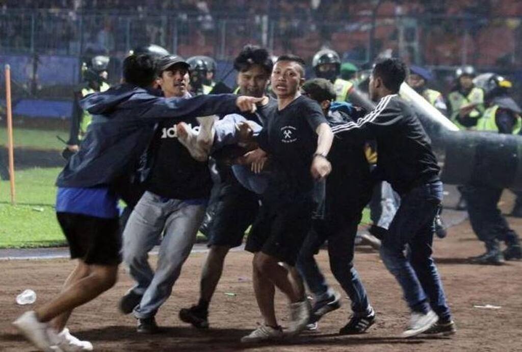 Ινδονησία: Στους 127 οι νεκροί από τα σοβαρά επεισόδια - Προσοχή σκληρές εικόνες (photos+videos)