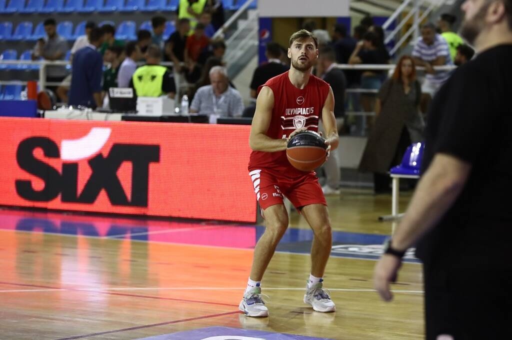 Τελικός Super Cup: Μαζί στο γήπεδο Παναθηναϊκός και Ολυμπιακός (photo: Eurokinissi)